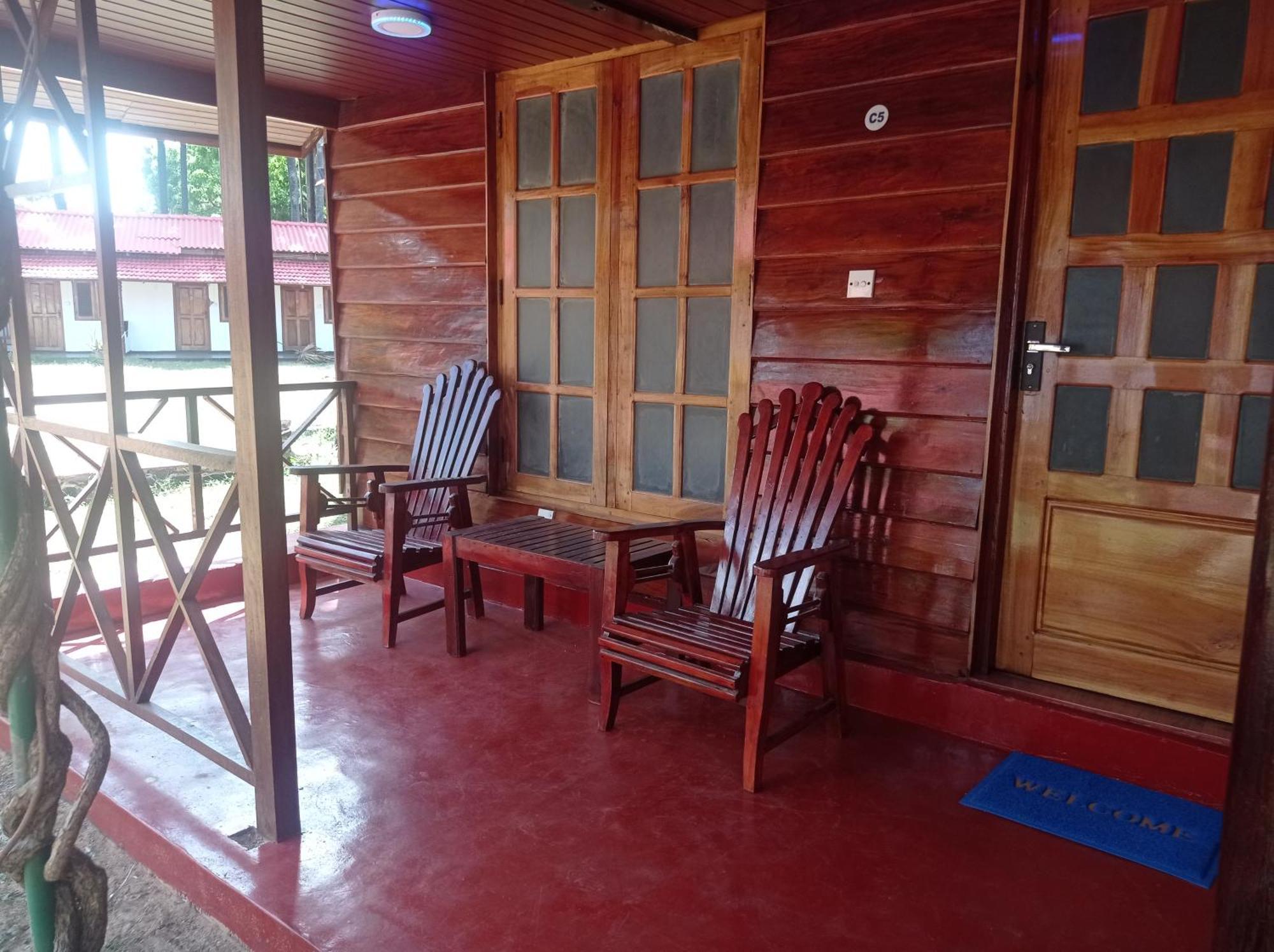 Silver Beach Hotel Trincomalee Exterior foto