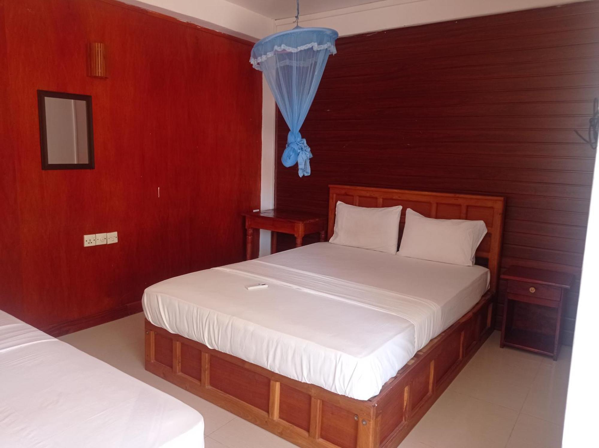 Silver Beach Hotel Trincomalee Exterior foto