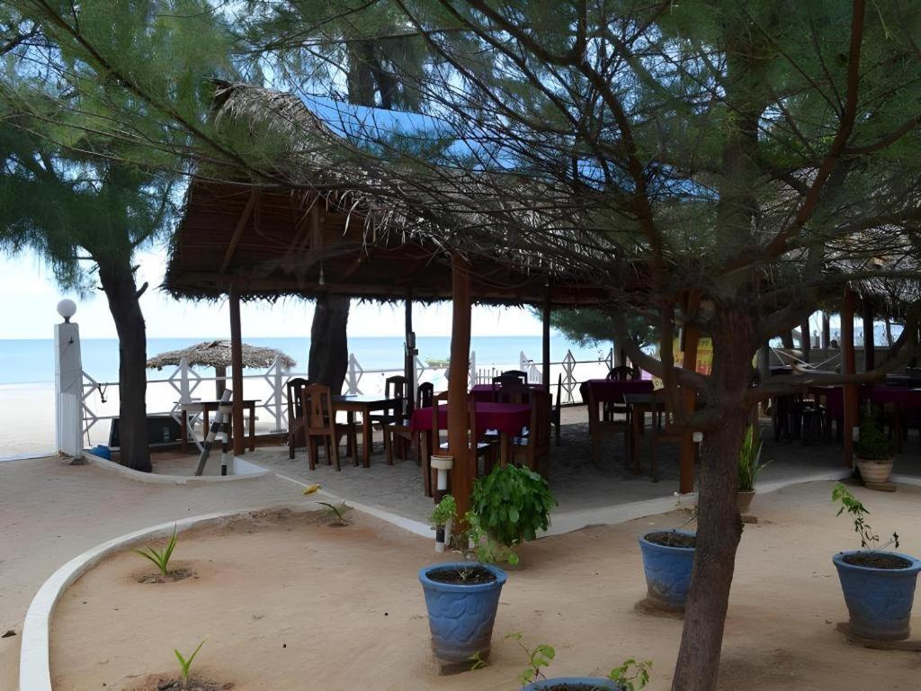Silver Beach Hotel Trincomalee Exterior foto