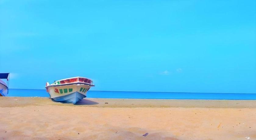 Silver Beach Hotel Trincomalee Exterior foto
